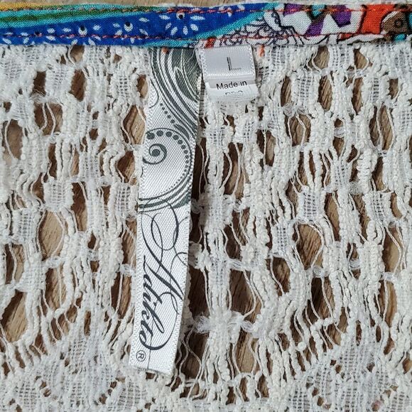 🔺️Adiktd Cream Lace & Multicolored Paisley Cap Sleeve Boho Top Large - Picture 8 of 9